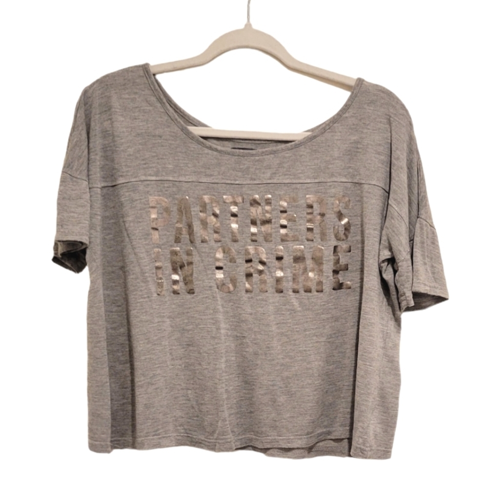 2/$18 Kendall and Kylie Gray Silver Crop Short Sleeve Top Loose Boxy Medium Tee